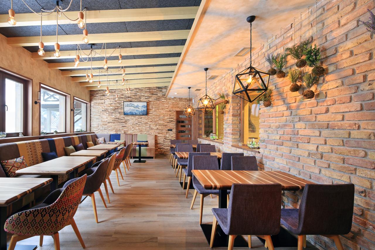 Pansion Winter Hotel ยาโฮรินา ภายนอก รูปภาพ