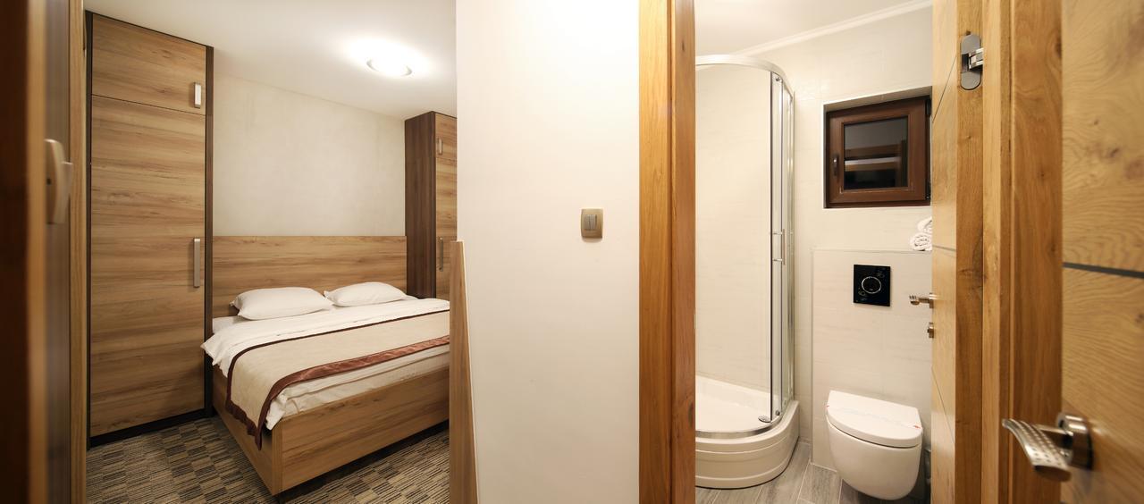 Pansion Winter Hotel ยาโฮรินา ภายนอก รูปภาพ