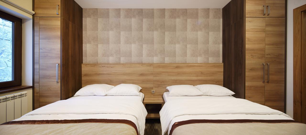 Pansion Winter Hotel ยาโฮรินา ภายนอก รูปภาพ