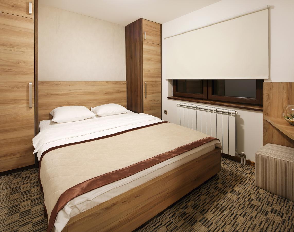 Pansion Winter Hotel ยาโฮรินา ภายนอก รูปภาพ